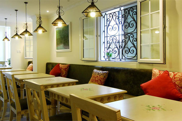 Ma Maison Dining